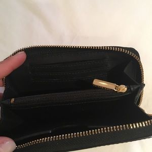 Tory Burch Bags - Tory Burch Wallet Tory Burch Bags - Tory Burch Wallet